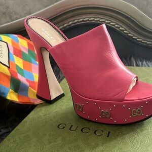 Gucci pink heels